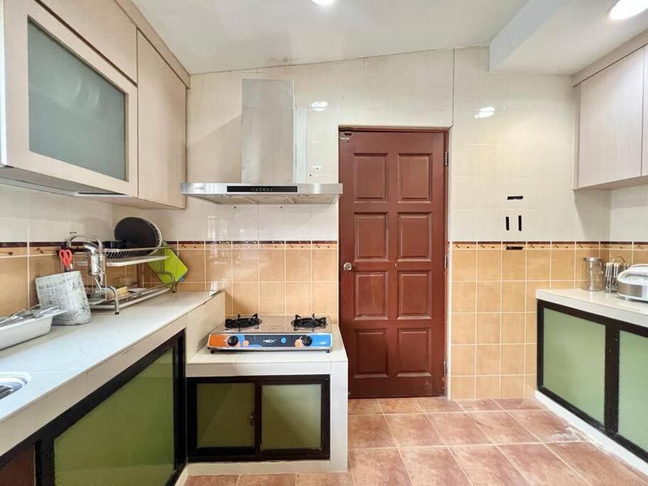 Vila 5 Min Ciq Landed Party House 12 Pax *