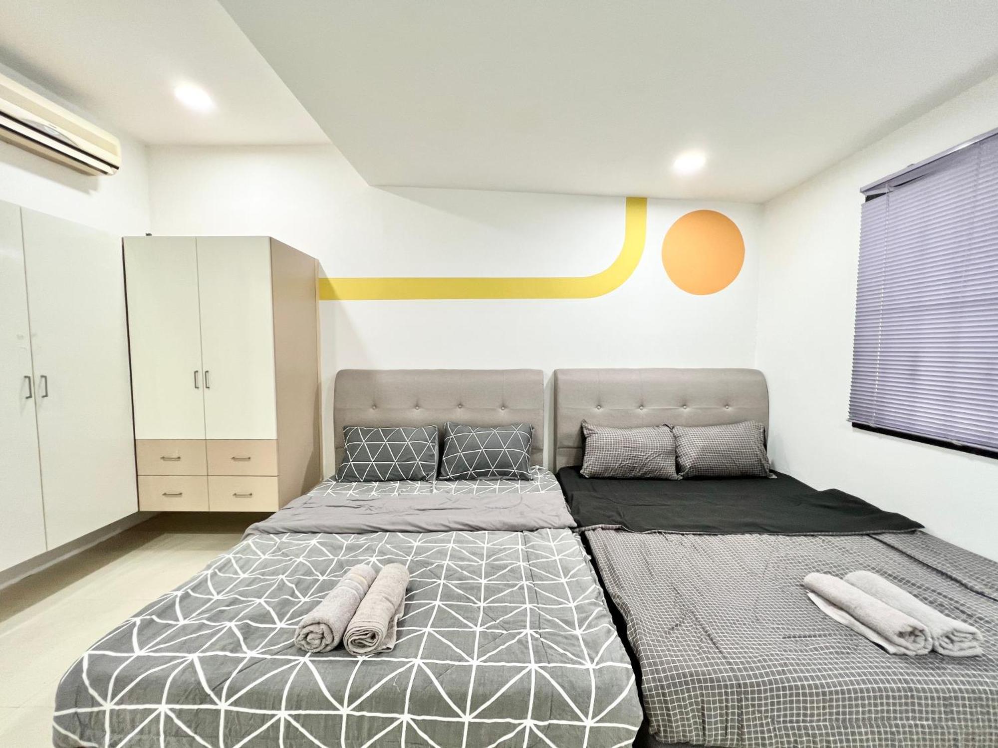 5 Min Ciq Landed Party House 12 Pax